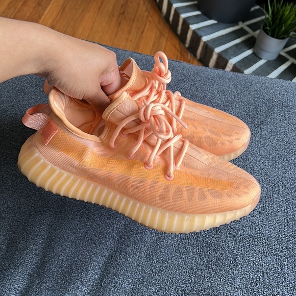 Yeezy - Picture 4 of 7